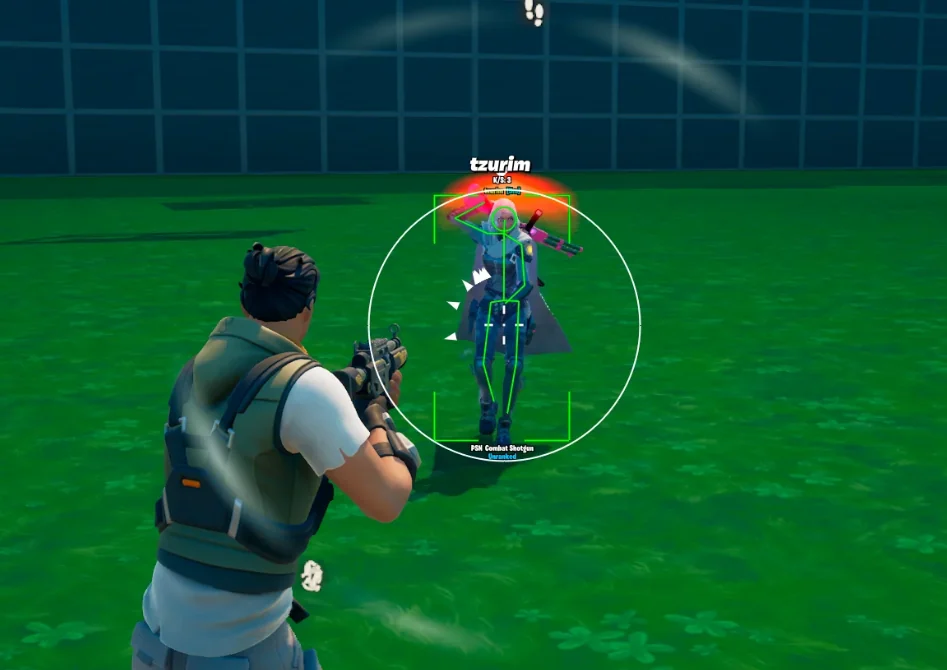 Aimbot FOV lock on a Fortnite opponent